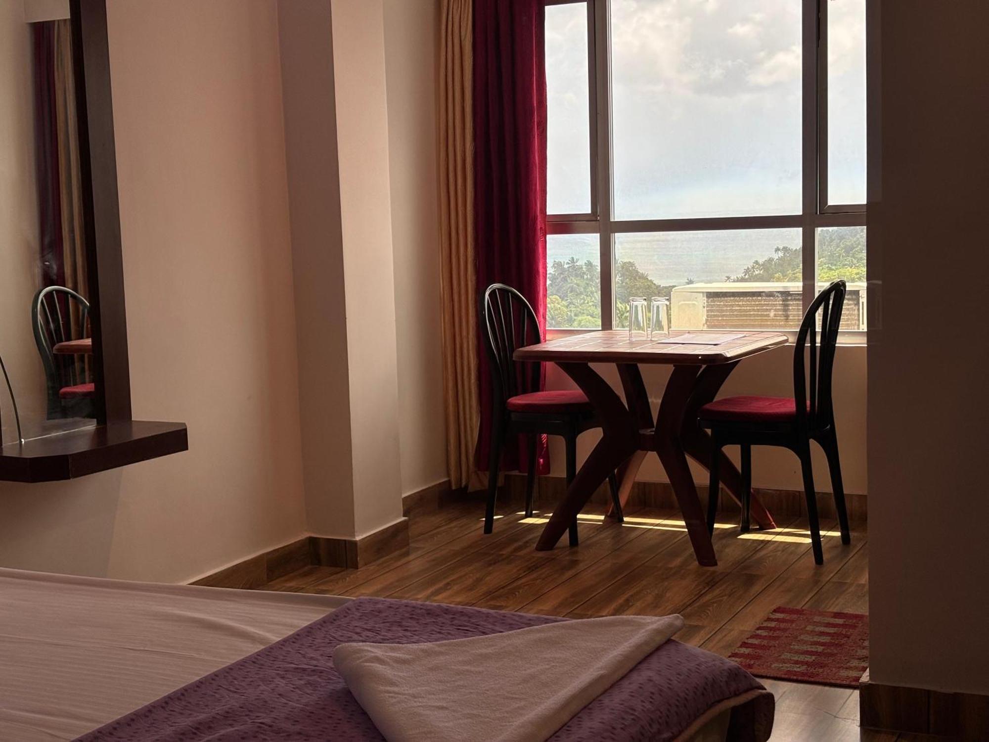 Shadipur The Tamarind Tree Hotel & Restaurant מראה חיצוני תמונה