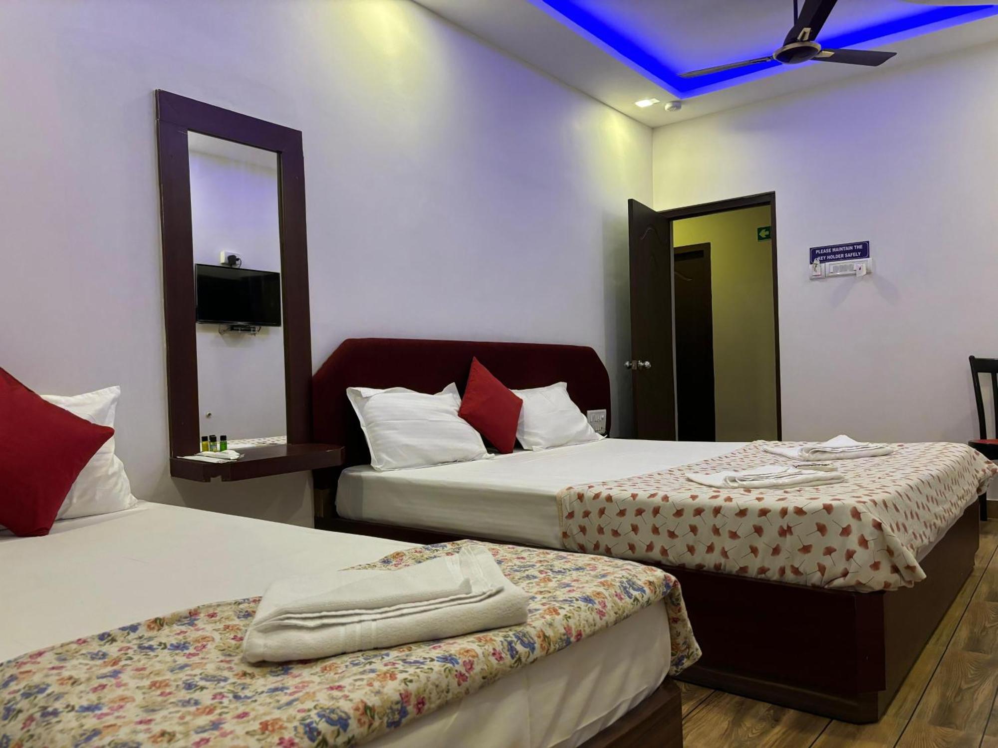 Shadipur The Tamarind Tree Hotel & Restaurant מראה חיצוני תמונה